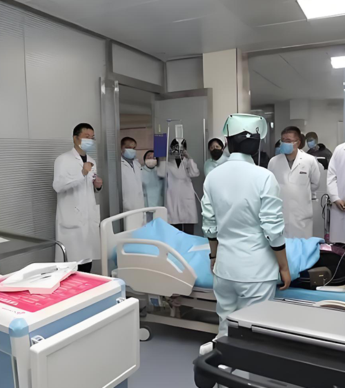 战创伤救治体系